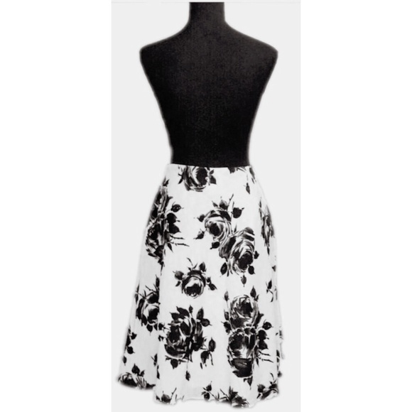 Talbots Dresses & Skirts - Talbots Floral Skirt Black & White Size 6 Petite